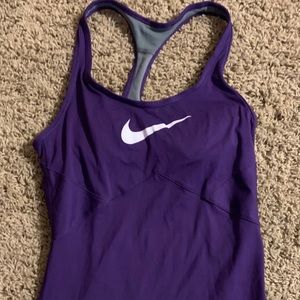 Nike Sports Top w/bra liner XS